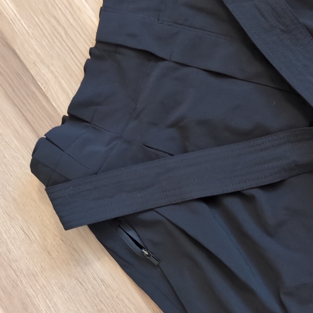 Athleta Skyline Short II - Picture 2 of 4